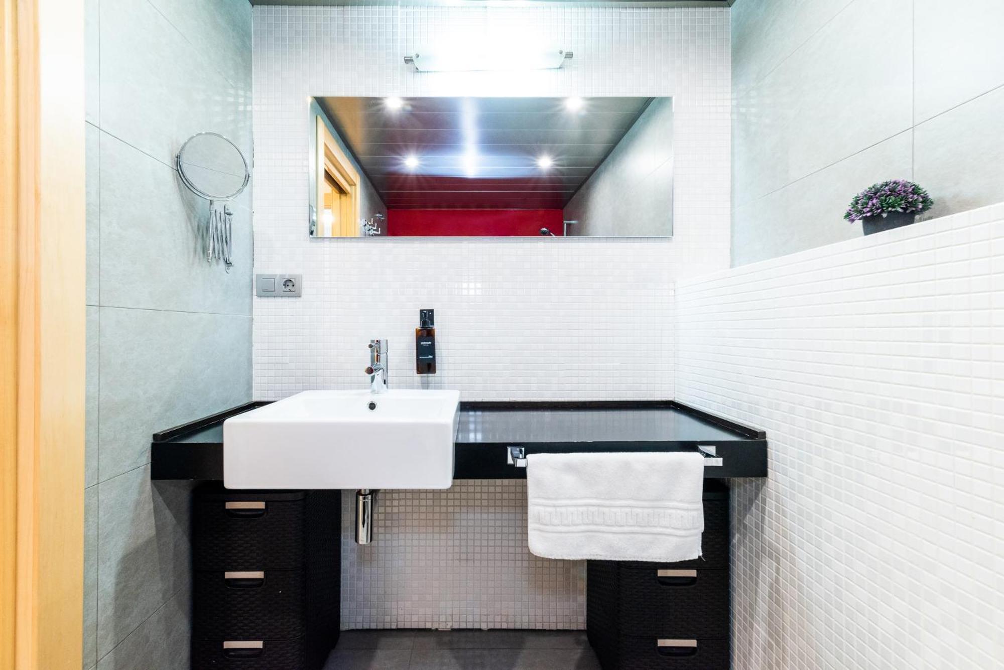 Tuguest Avenida De La Investigacion - Free Parking Apartment Granada Ngoại thất bức ảnh